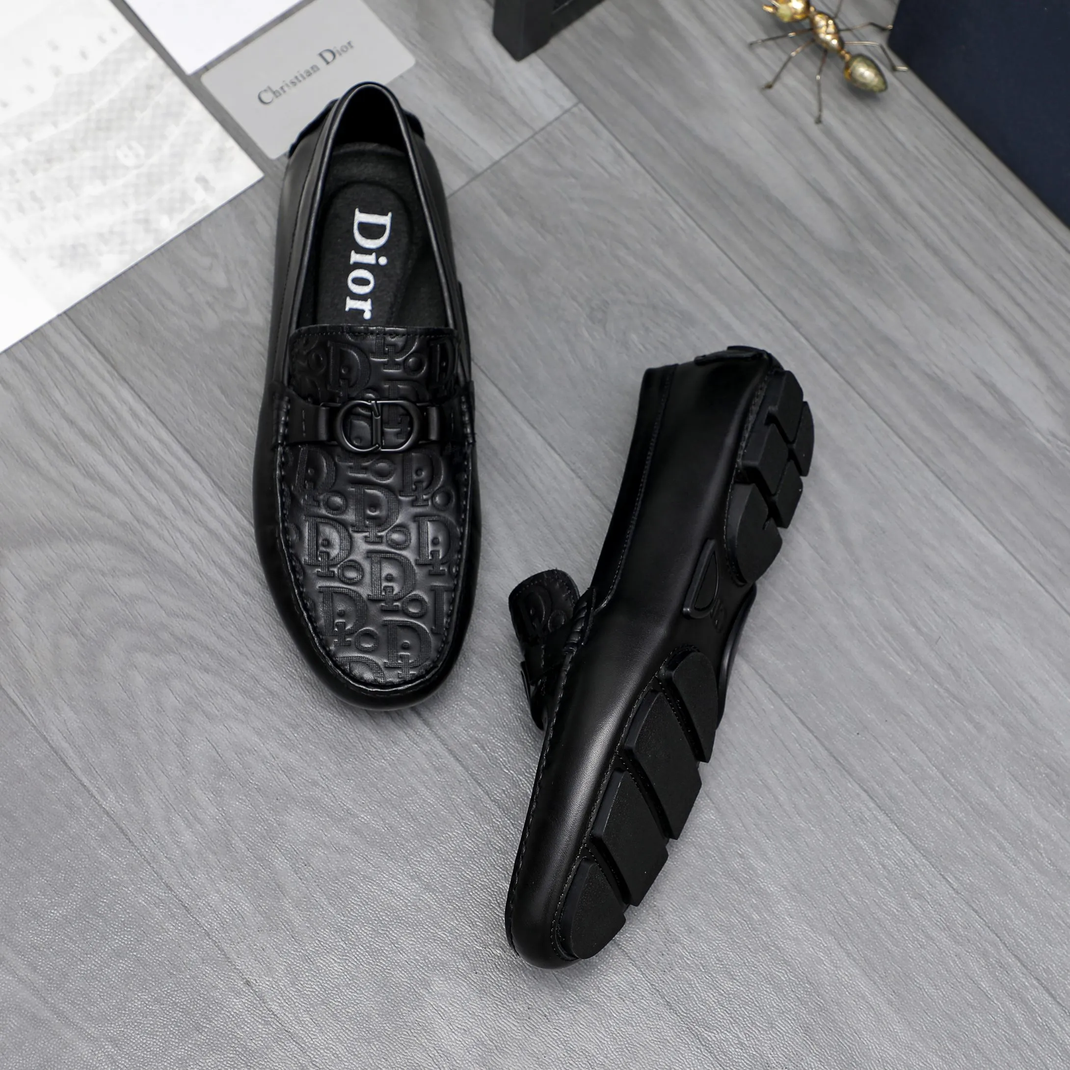 Men's shoes 💰400 Product trademark: Dior "Dior" casual slip-on shoes Regular size: 38-45 (45 is custom-made and non-returnable) Product materials: Selected cowhide embossed upper, pigskin lining, rubber outsole
